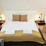 Apartment 4 You- Familyroom